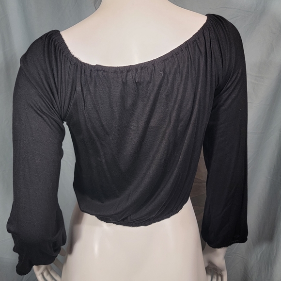 ❤ 🖤 The Hanger Crop Tops, Small, Bundle of 2 - Picture 8 of 11